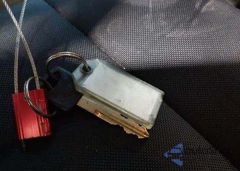 2013 Ford E-350 Super Duty Xl z USA, uszkodzony, nr VIN 1FBSS3BL9DDB09104